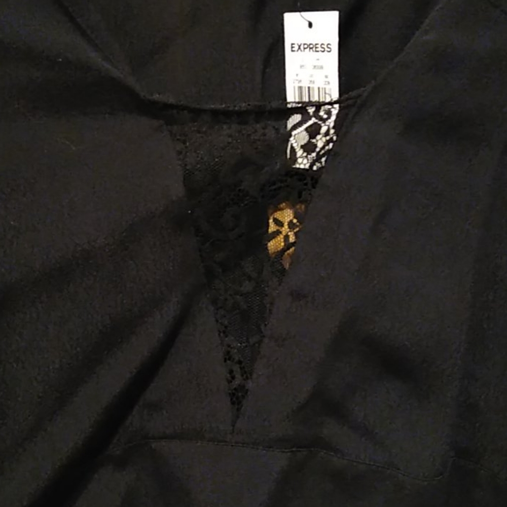 NWT EXPRESS long sleeve cropped top - Picture 2 of 4